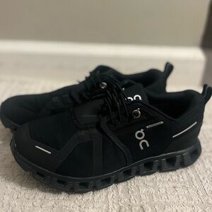 On Cloud Waterproof Running Shoes